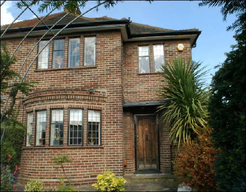 21 Vivian Way